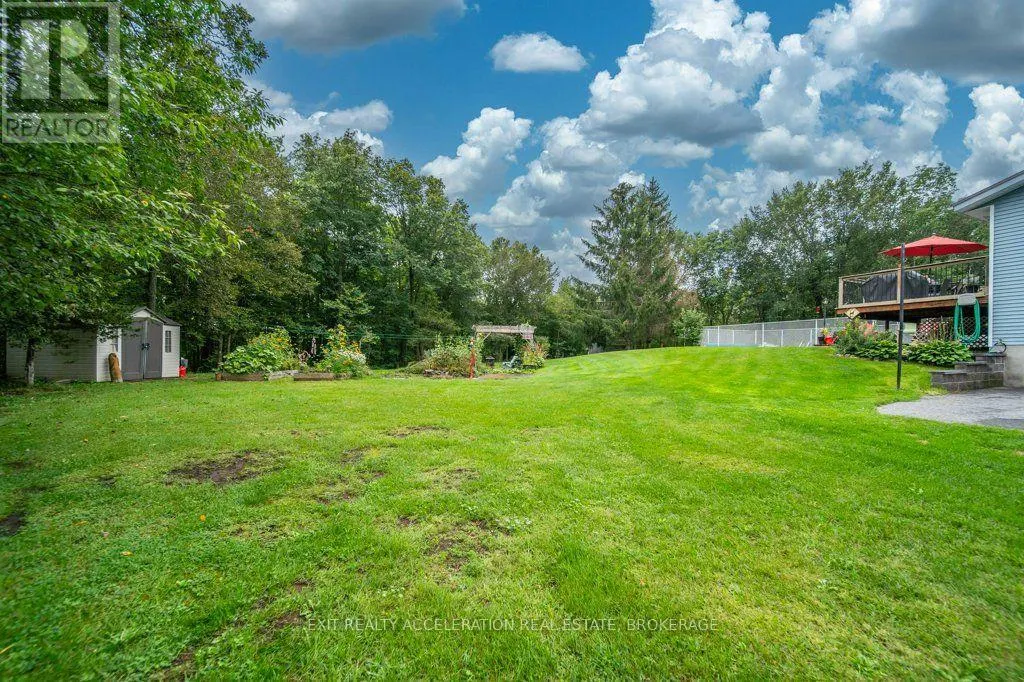 4524 COUNTY RD 1 E