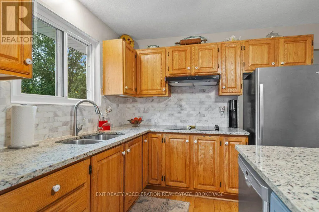 4524 COUNTY RD 1 E