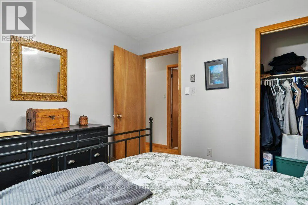 4524 COUNTY RD 1 E