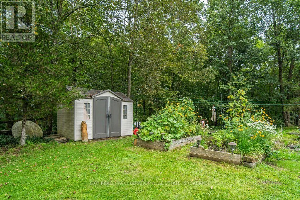 4524 COUNTY RD 1 E