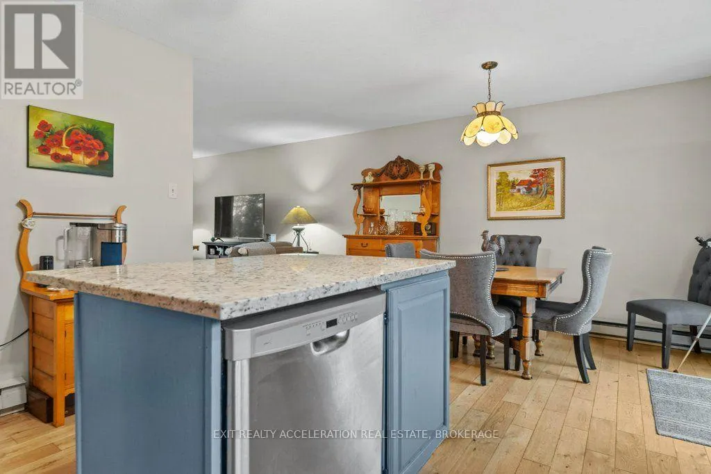 4524 COUNTY RD 1 E