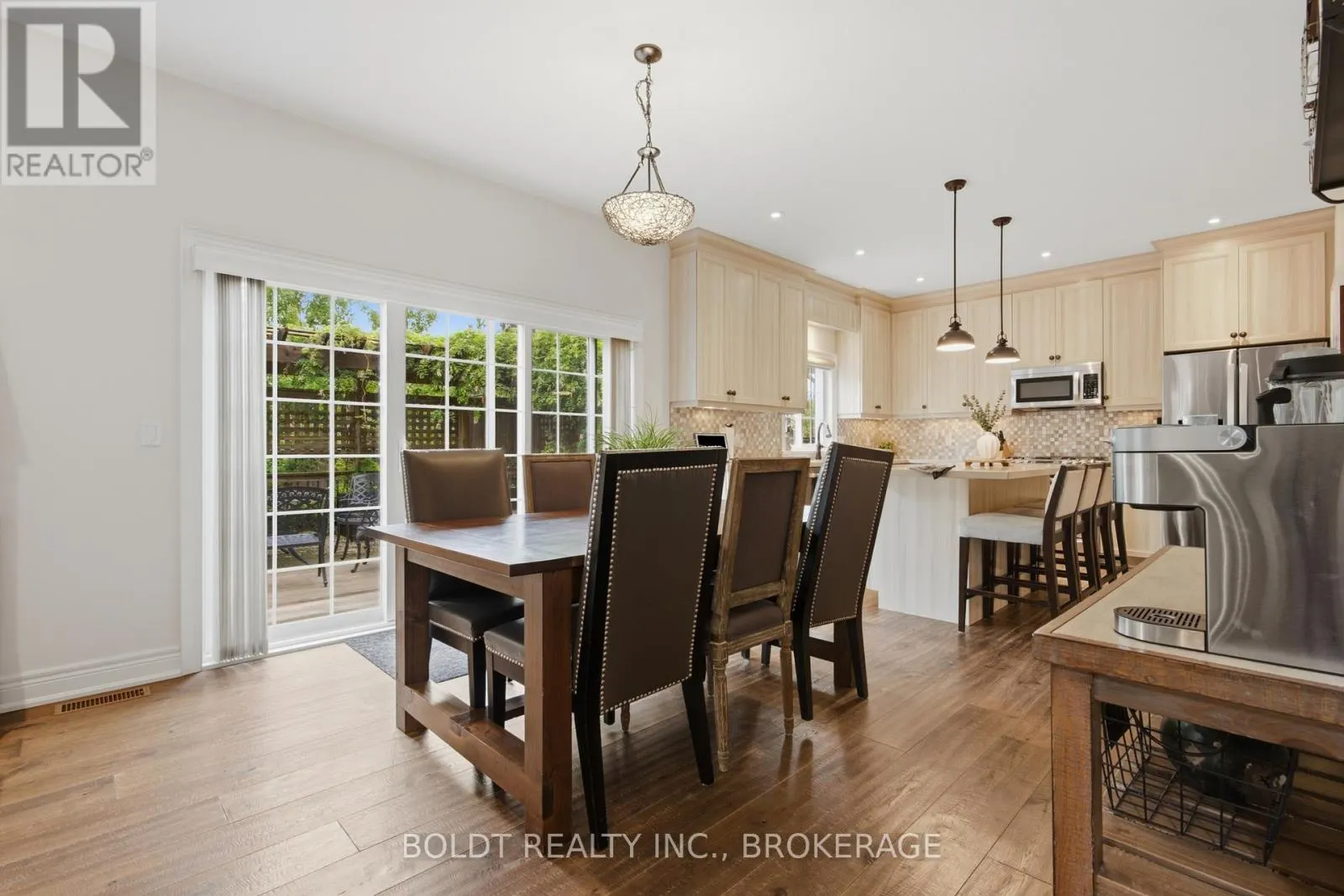 5 GOSSEN DRIVE