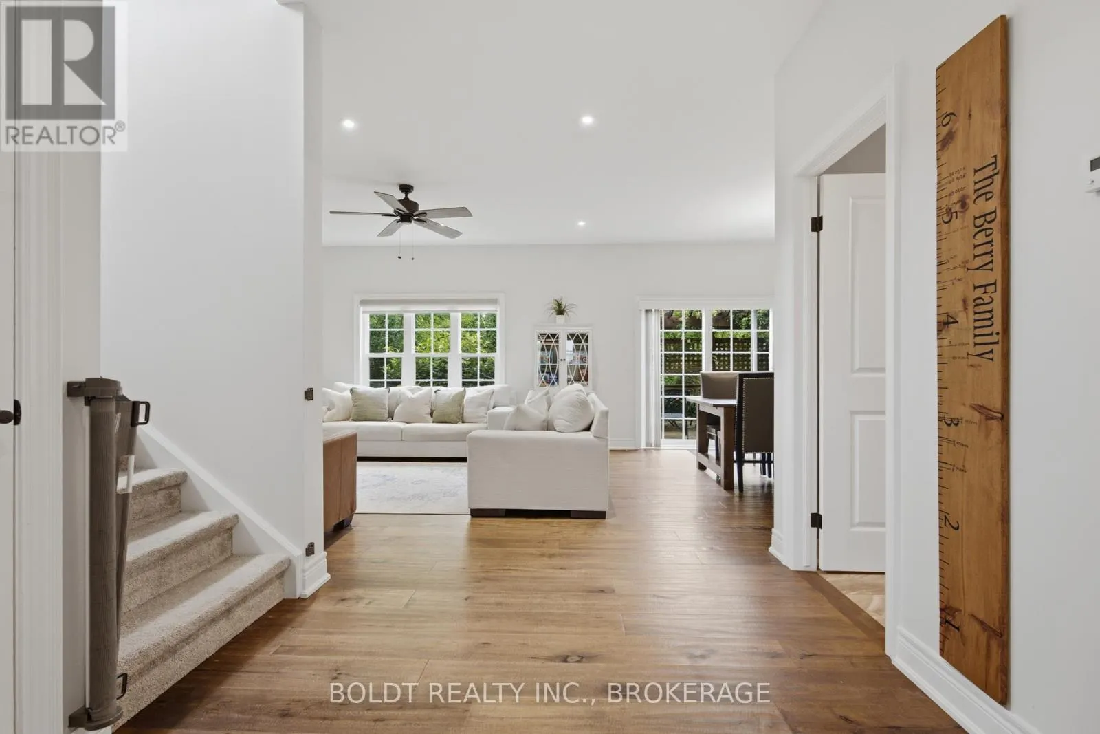 5 GOSSEN DRIVE