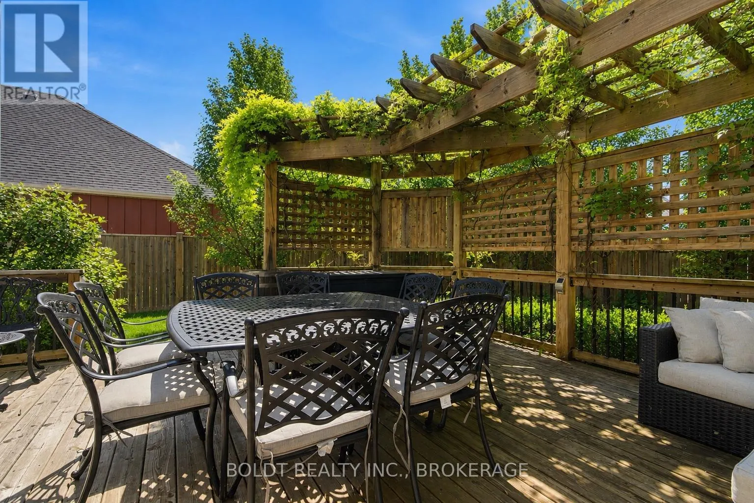5 GOSSEN DRIVE