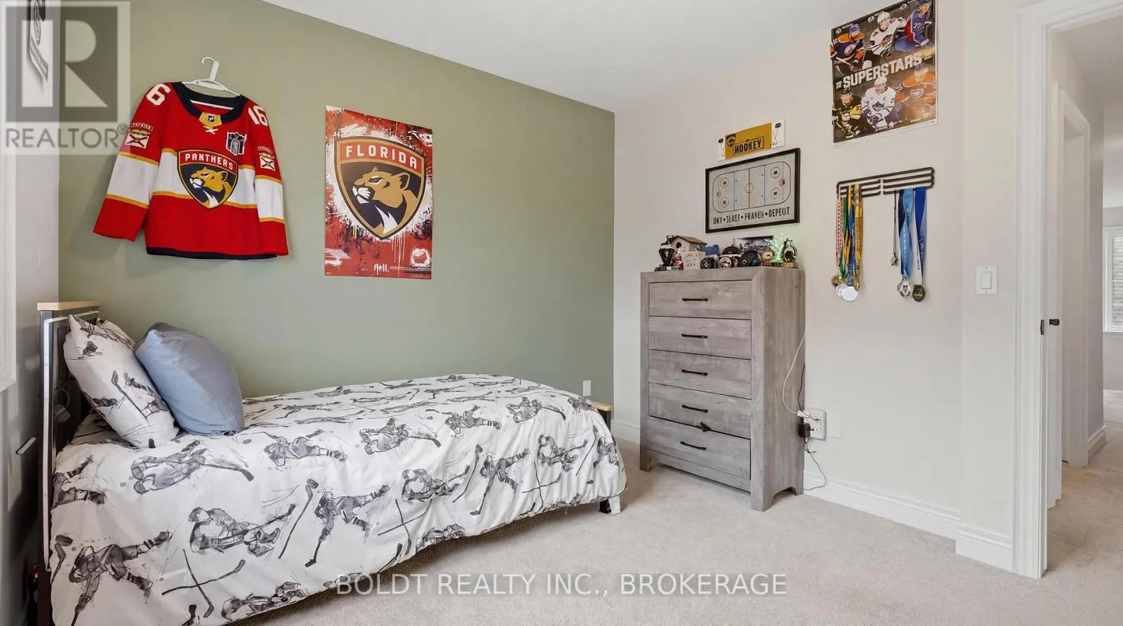 5 GOSSEN DRIVE