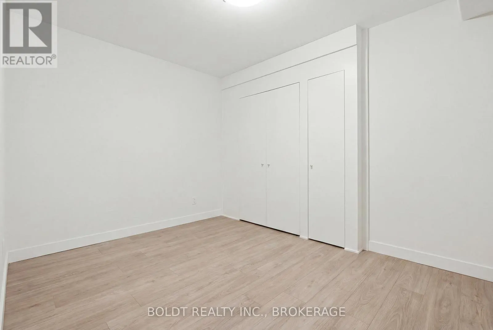 5 GOSSEN DRIVE