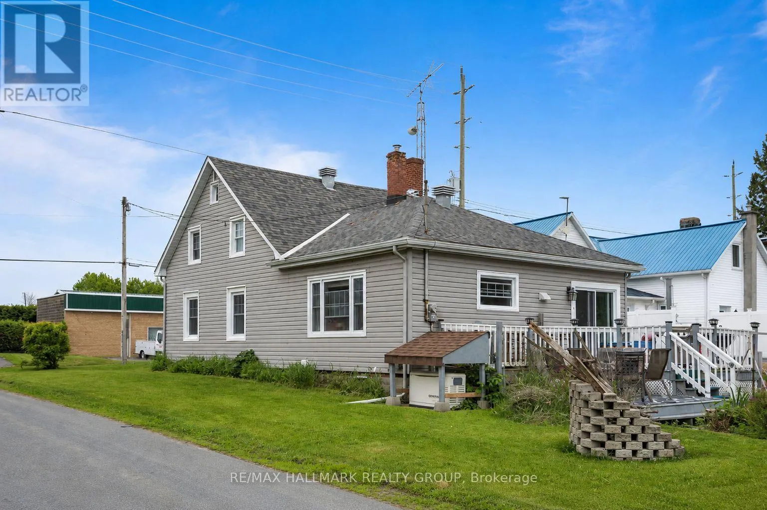 1127 LABROSSE ROAD E
