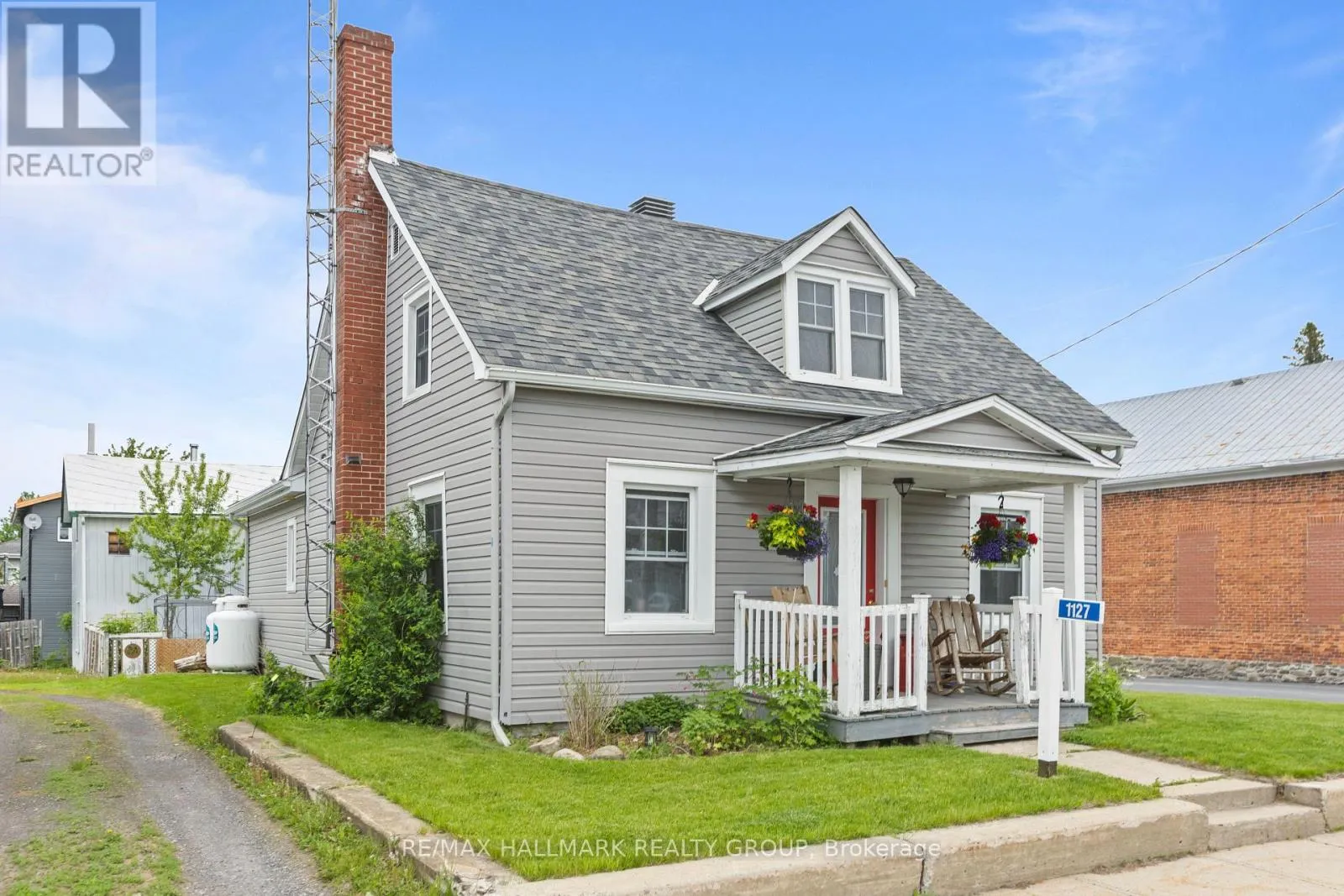 1127 LABROSSE ROAD E