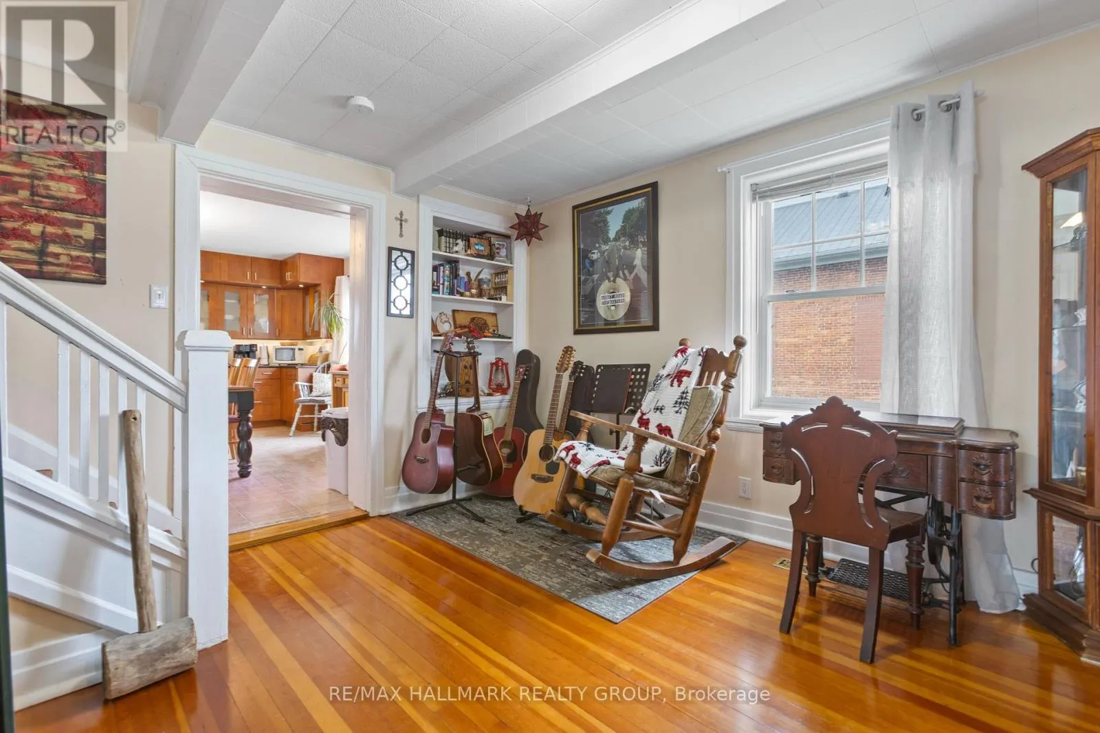 1127 LABROSSE ROAD E