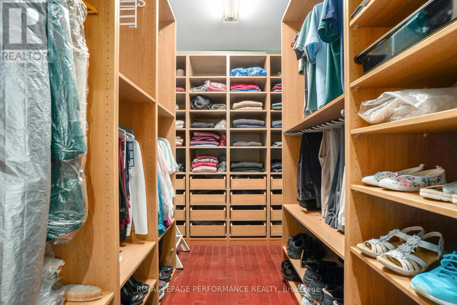3285 BROADWAY AVENUE
