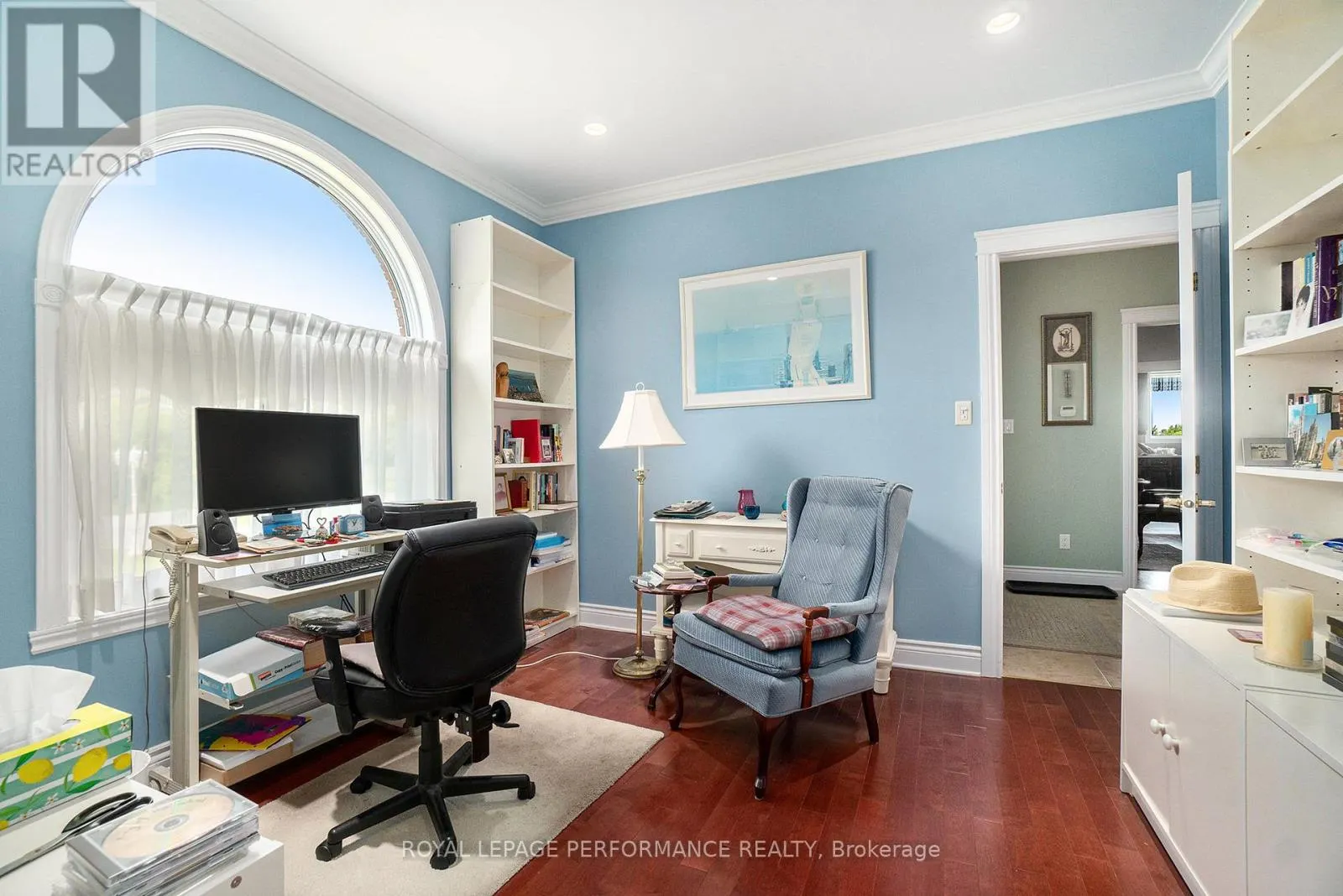 3285 BROADWAY AVENUE