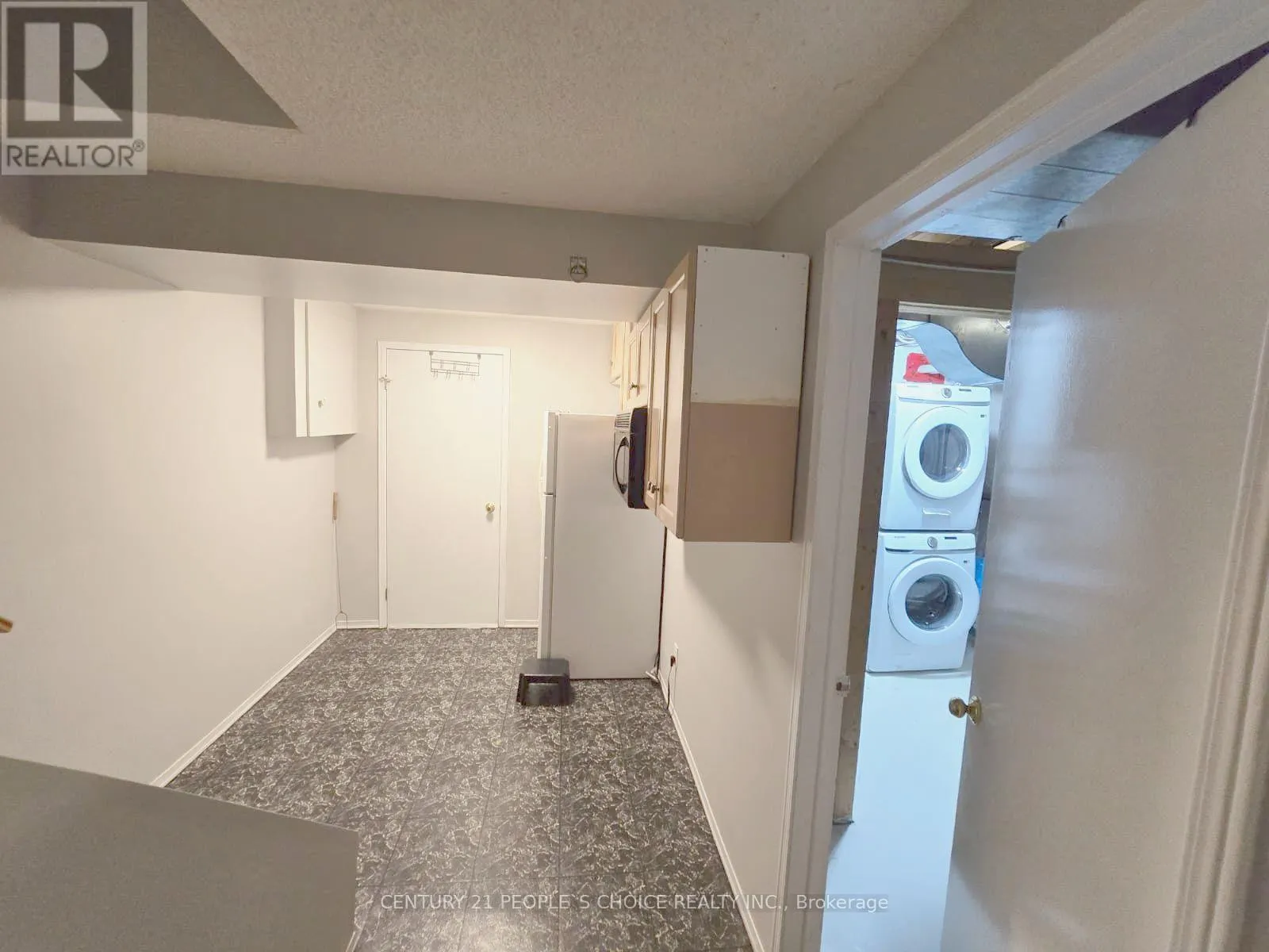 B - 620 SETTLERSFIELD COURT