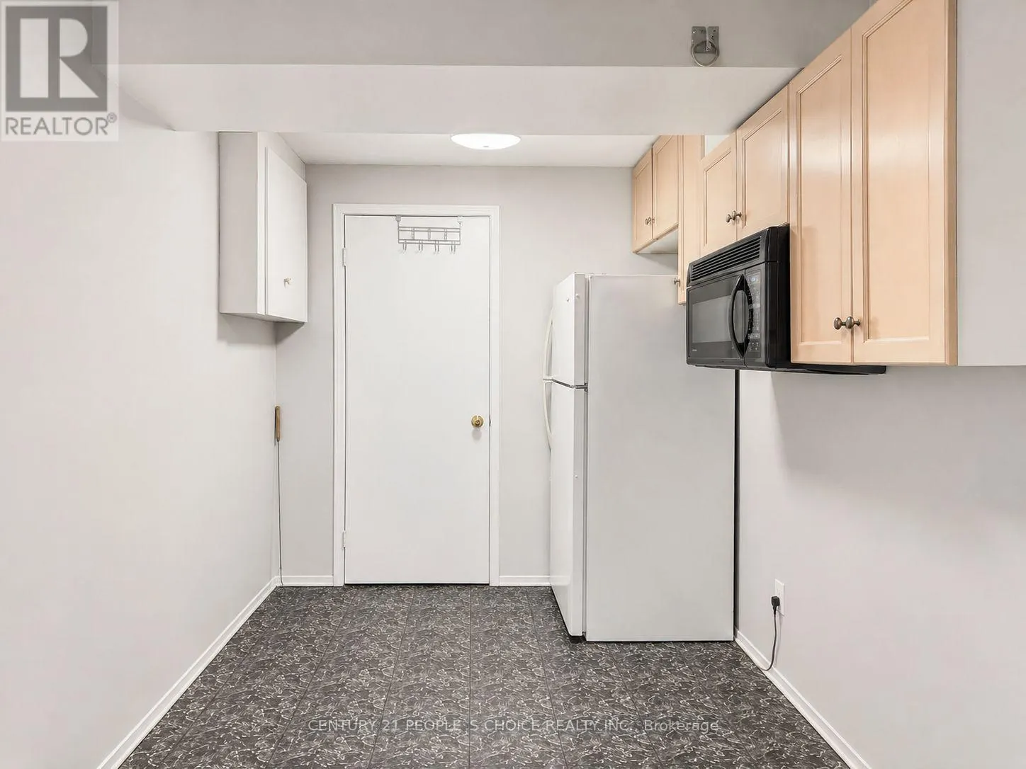 B - 620 SETTLERSFIELD COURT