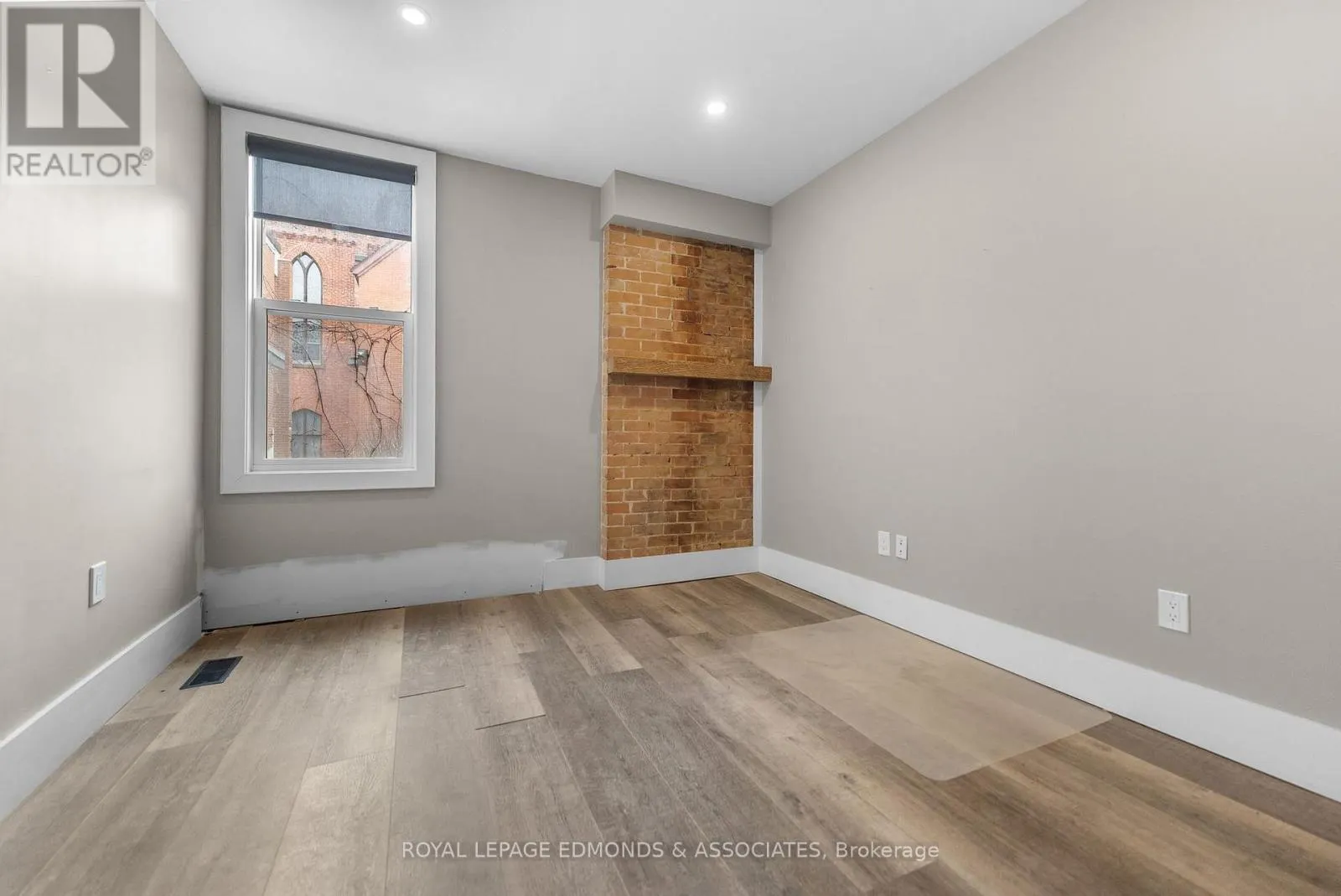 259 PEMBROKE STREET E