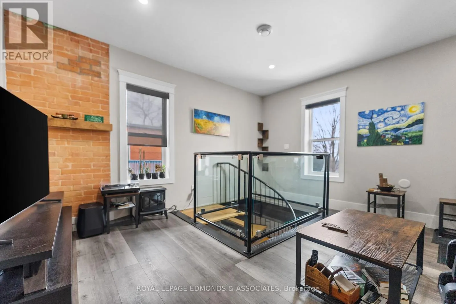 259 PEMBROKE STREET E