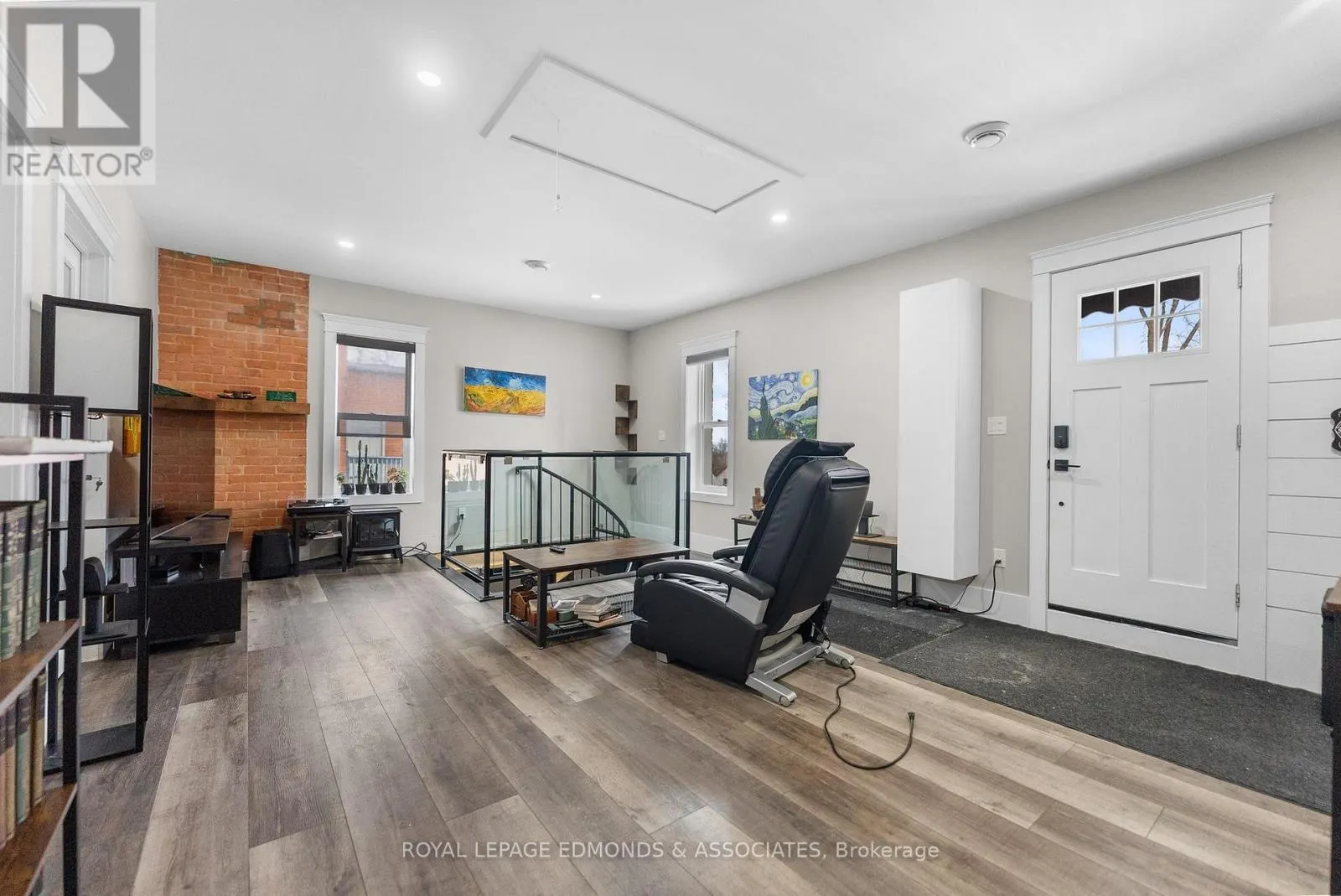 259 PEMBROKE STREET E