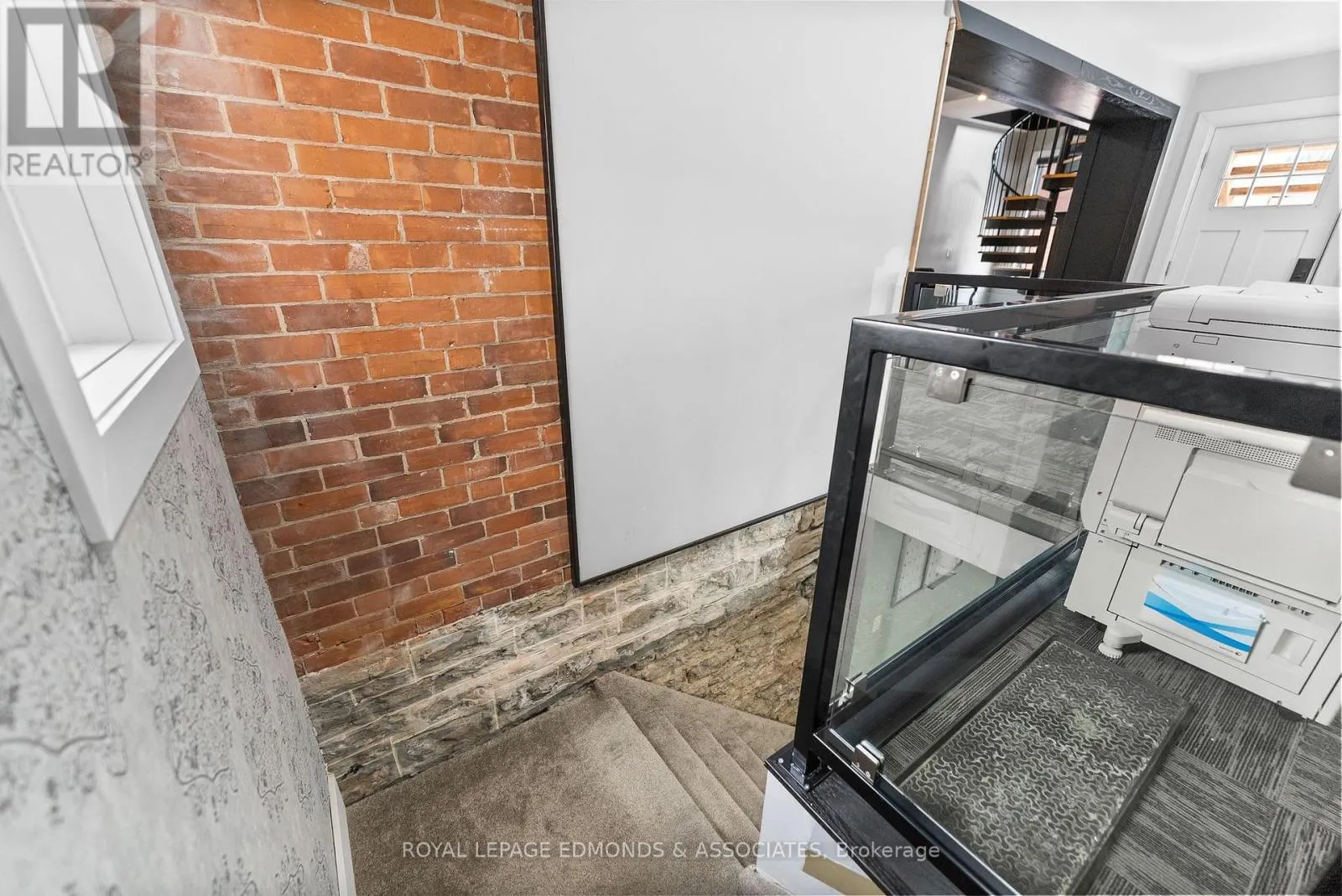 259 PEMBROKE STREET E