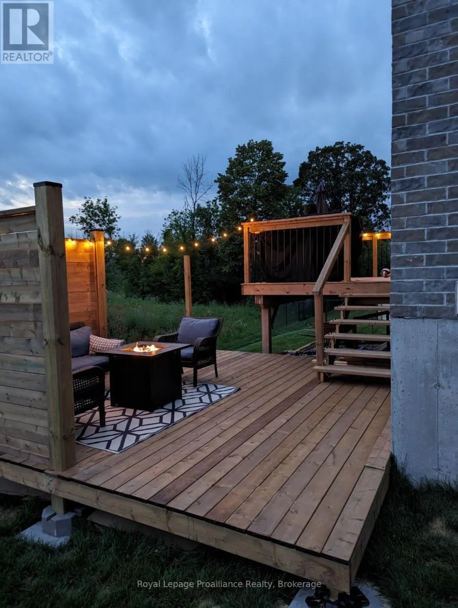 55 LANARK DRIVE