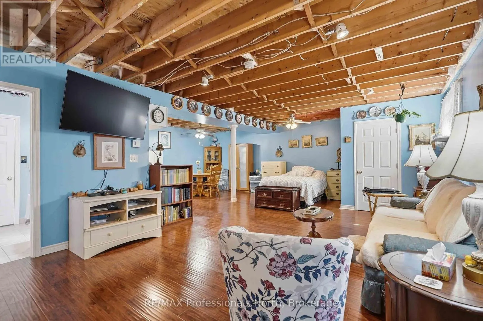 2593 BRUNEL ROAD