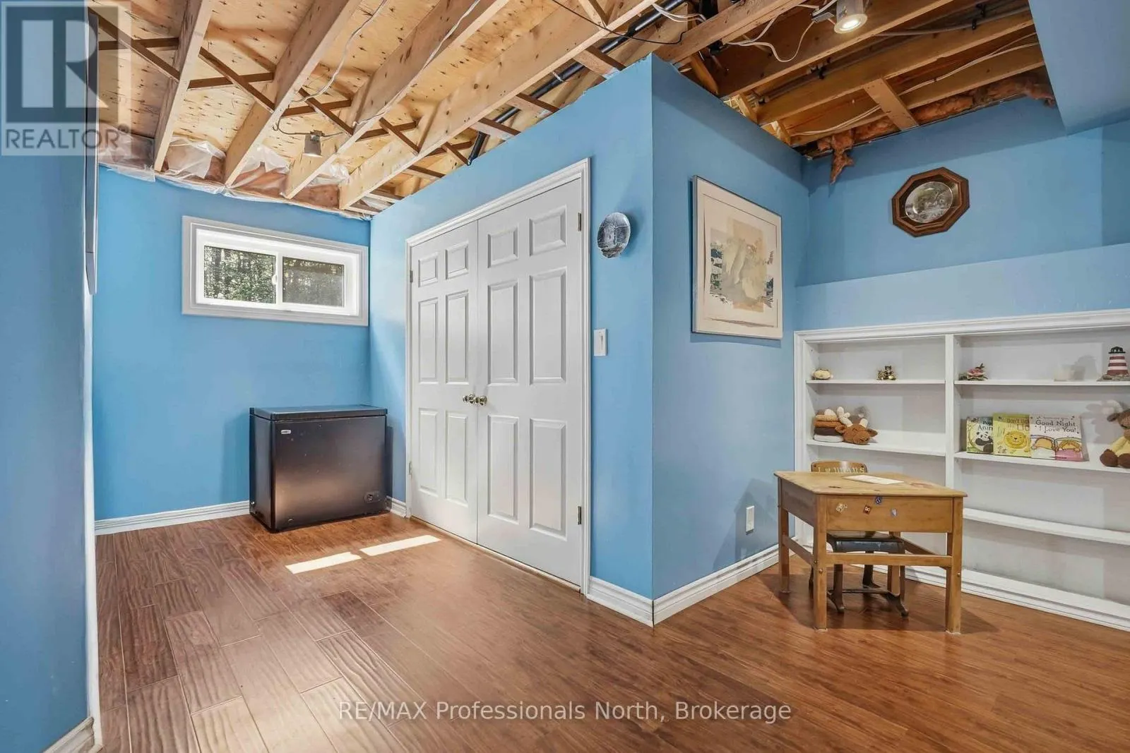 2593 BRUNEL ROAD