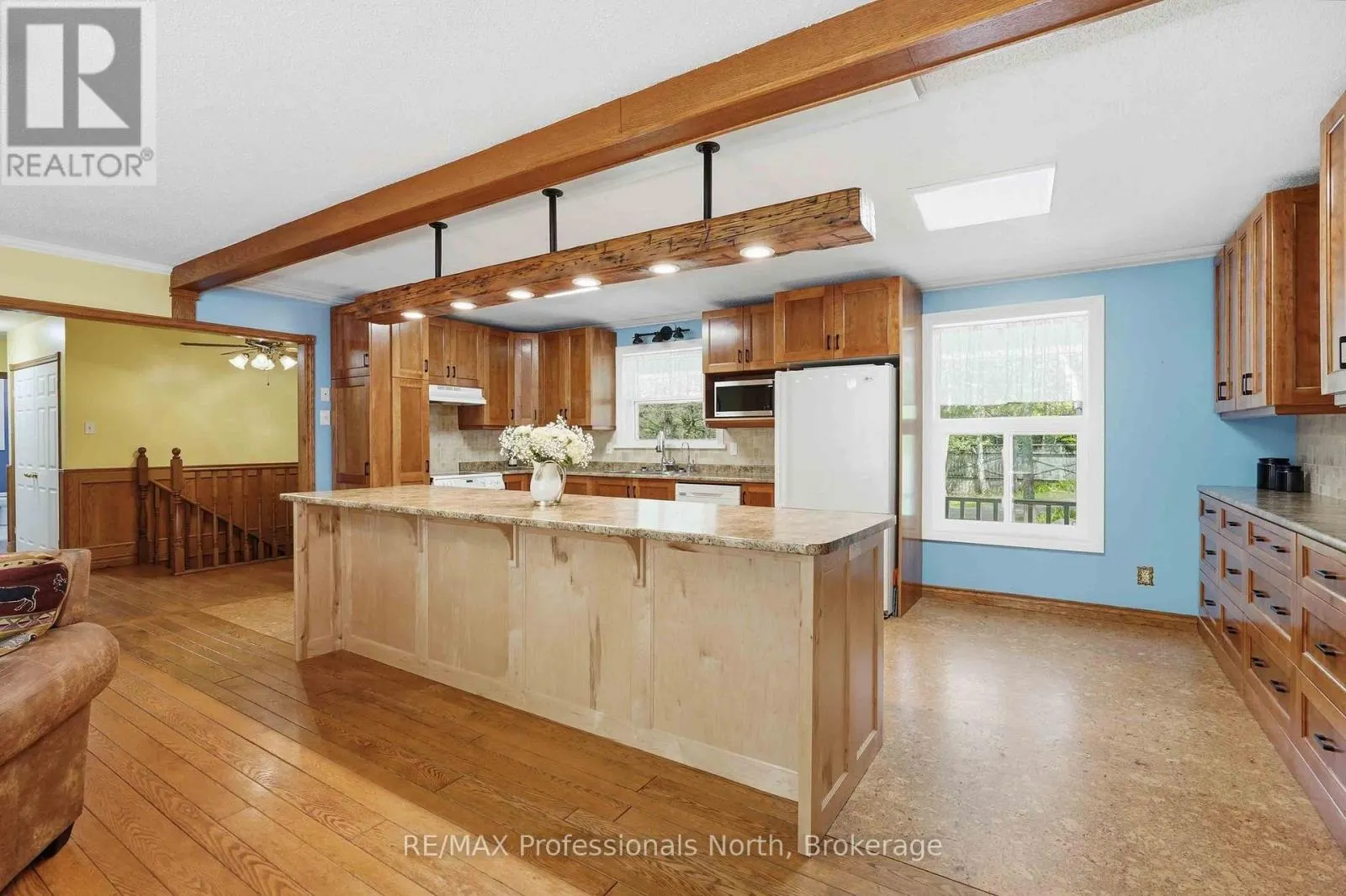 2593 BRUNEL ROAD