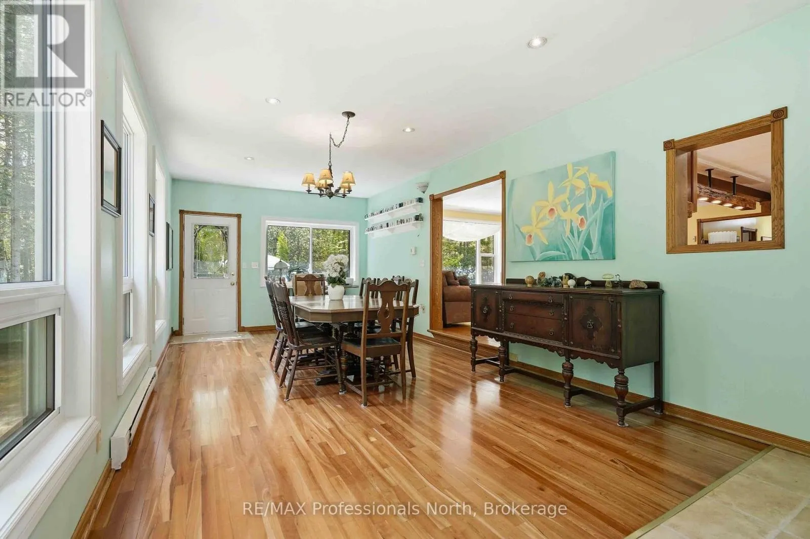 2593 BRUNEL ROAD