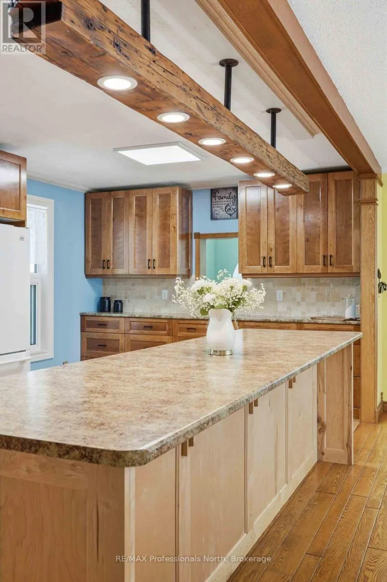 2593 BRUNEL ROAD