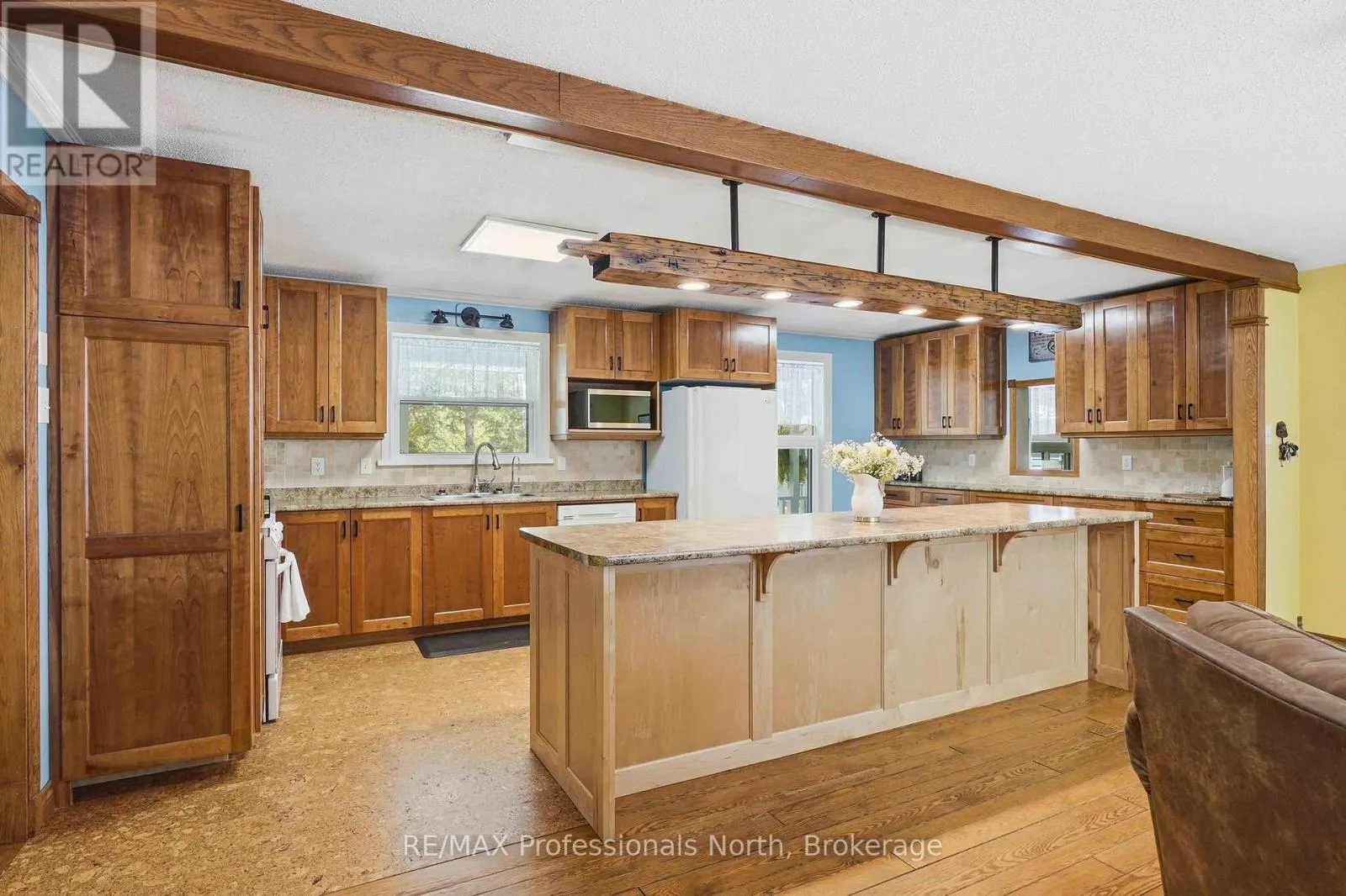 2593 BRUNEL ROAD