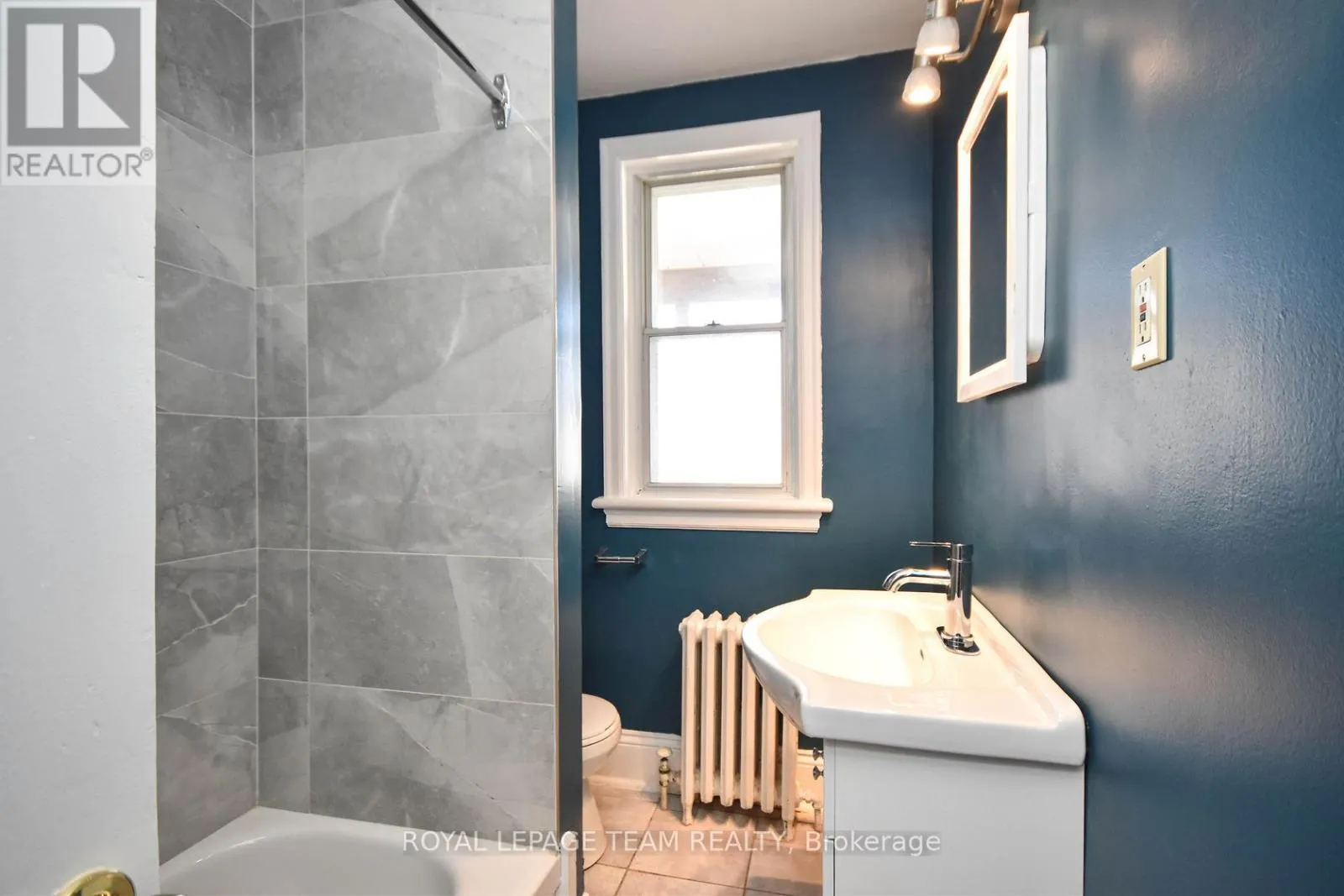 213 DESROSIERS STREET