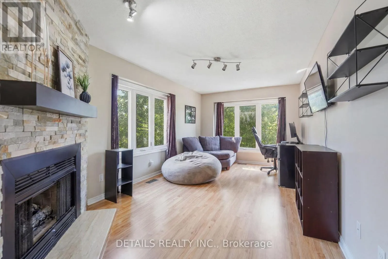 24 SOUTHPORT DRIVE
