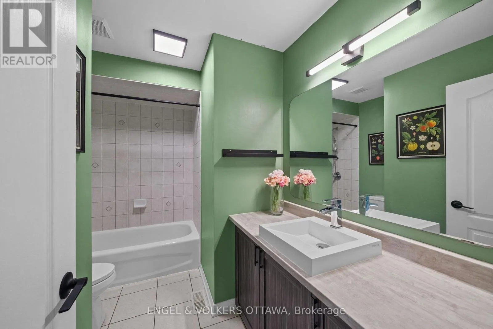 1121 ROCKY HARBOUR CRESCENT