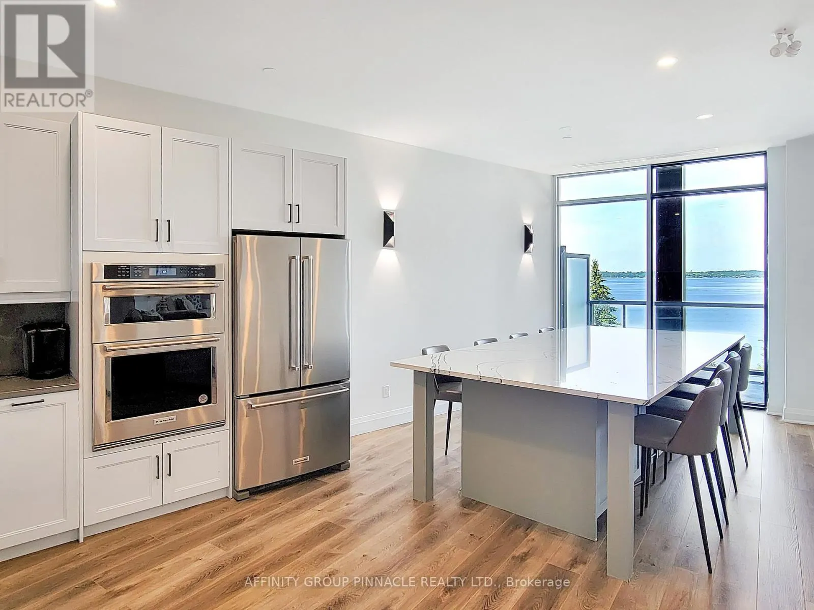 201 - 99 LOUISA STREET #201