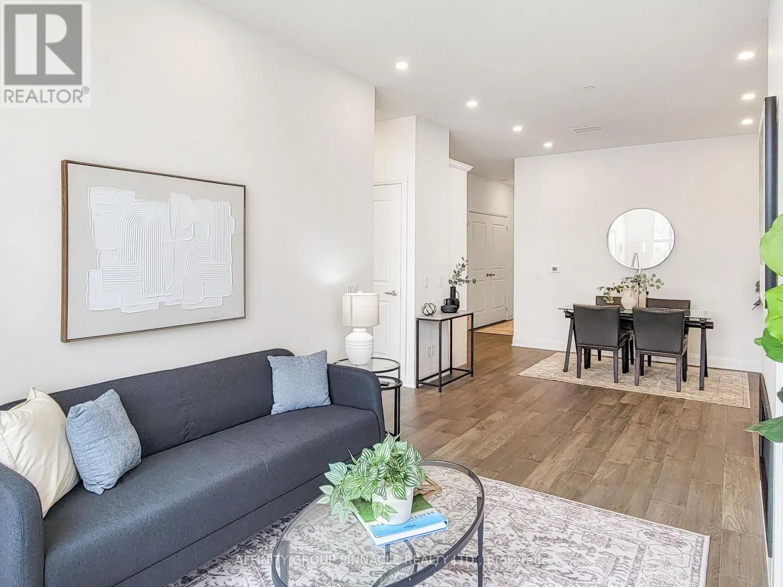 201 - 99 LOUISA STREET #201