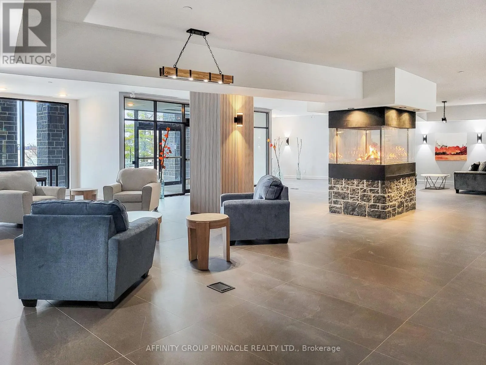 201 - 99 LOUISA STREET #201