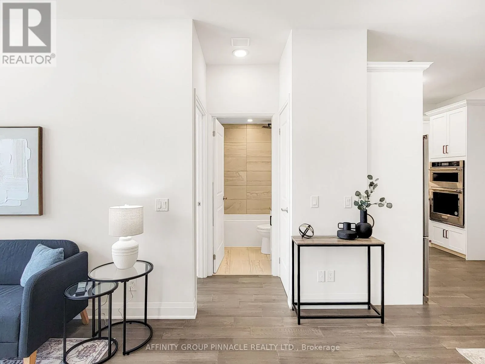 201 - 99 LOUISA STREET #201