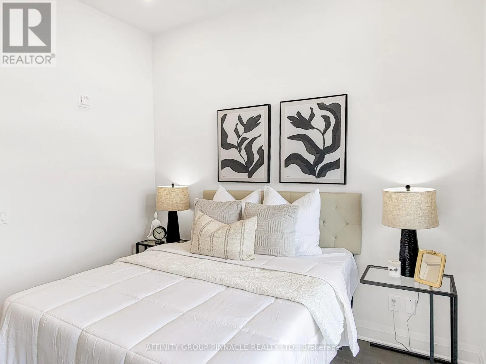 201 - 99 LOUISA STREET #201
