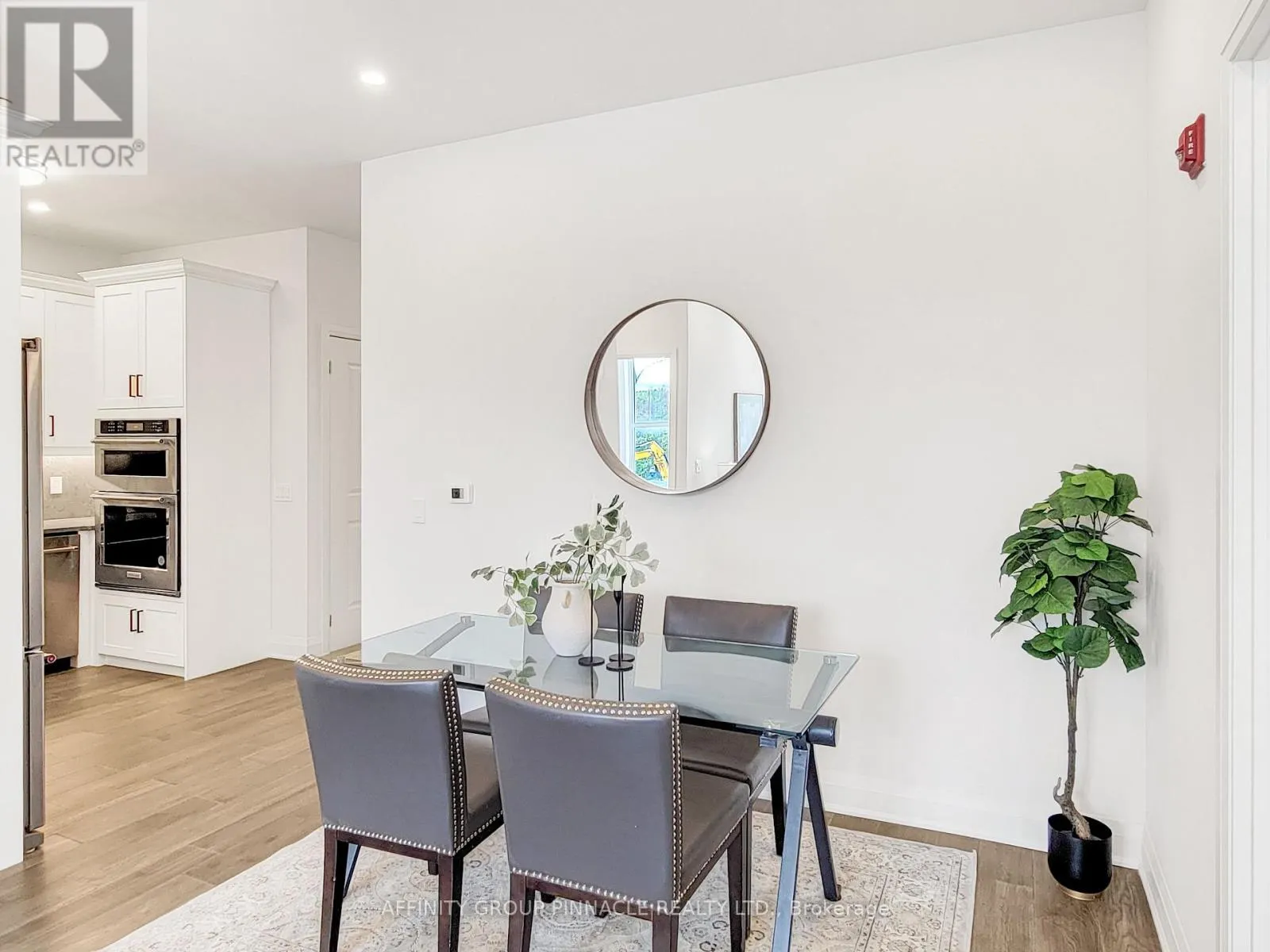 201 - 99 LOUISA STREET #201