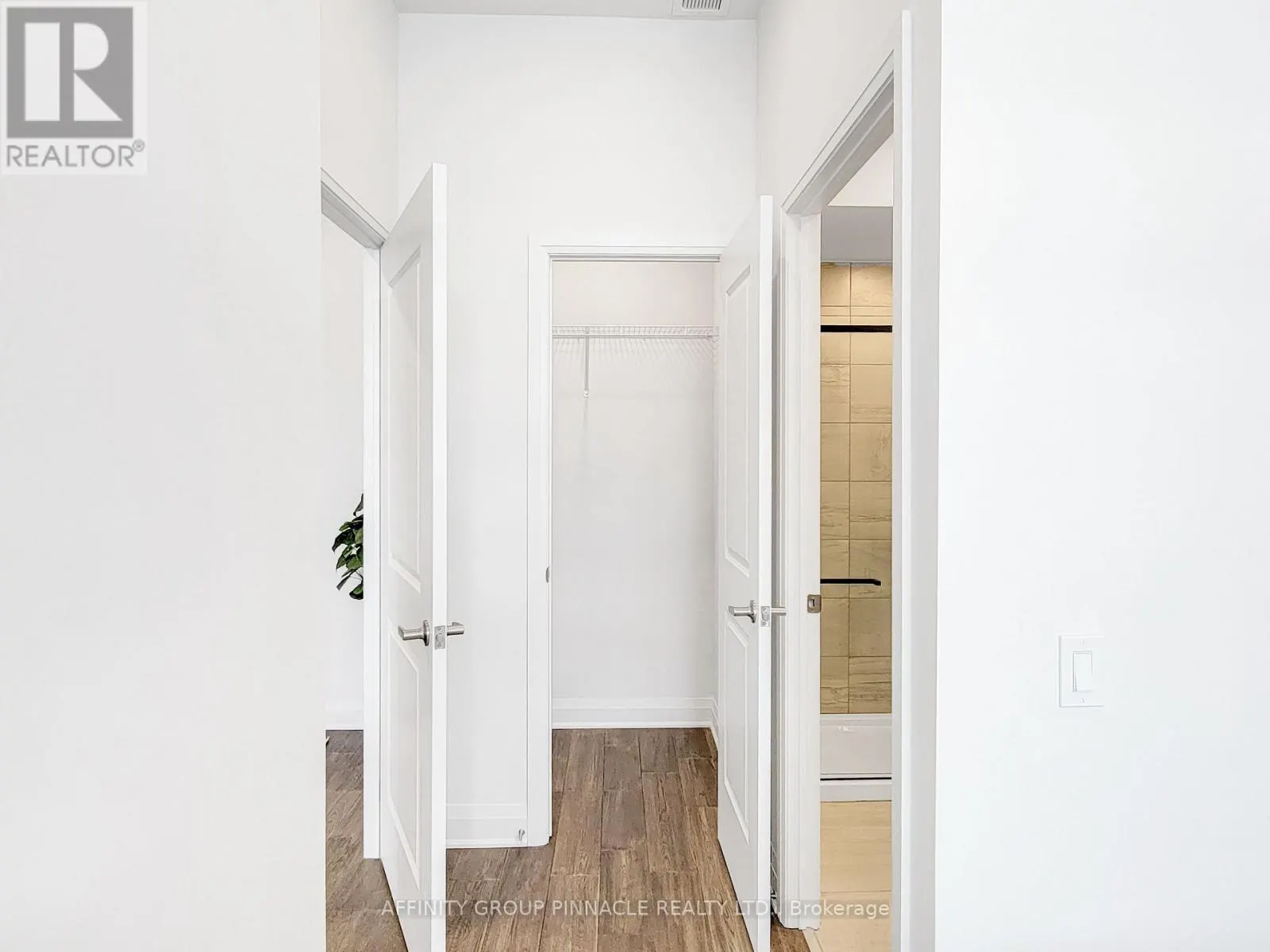 201 - 99 LOUISA STREET #201