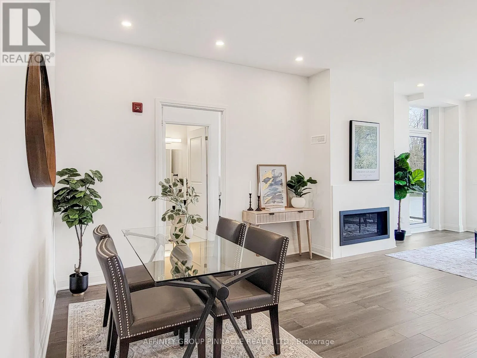 201 - 99 LOUISA STREET #201