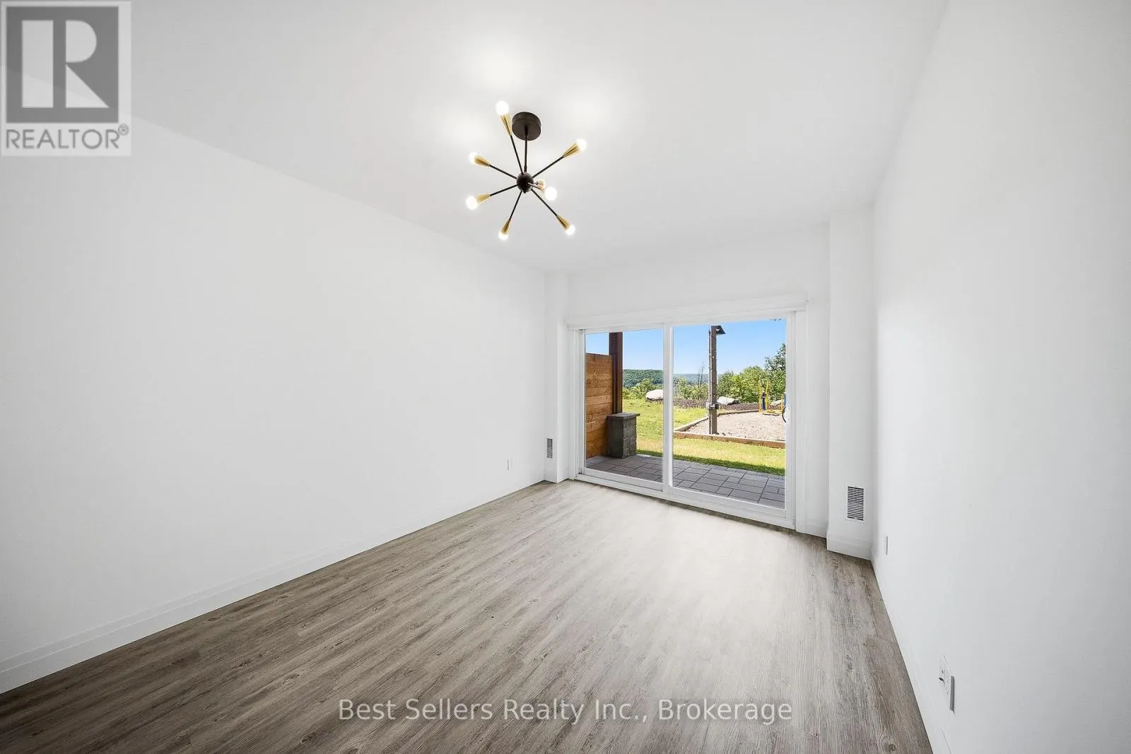 2 - 9 HORIZON LANE