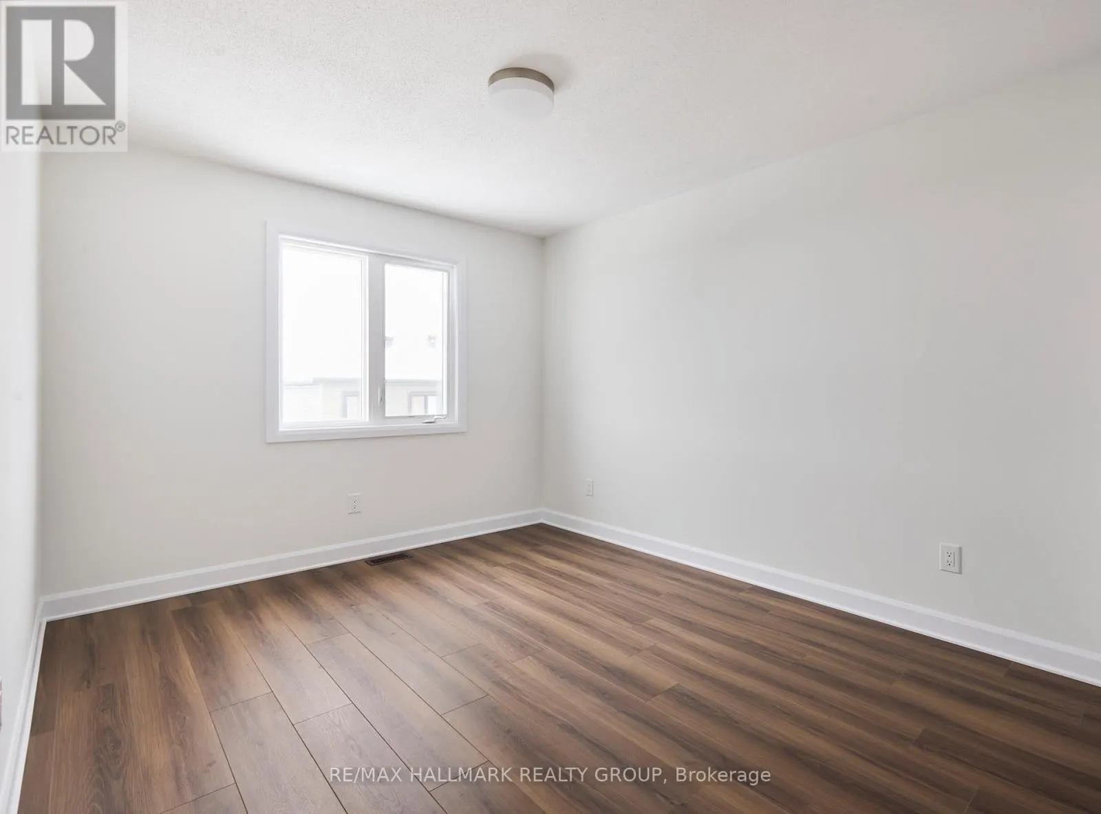 547 ROUNDHOUSE CRESCENT