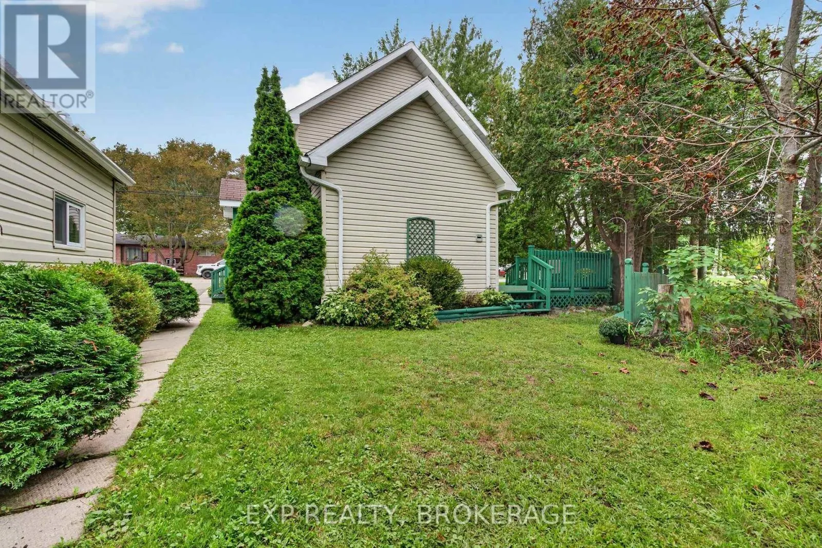 295 VICTORIA AVENUE