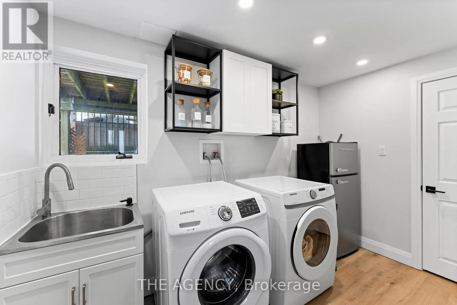 503 WELLINGTON 7 ROAD