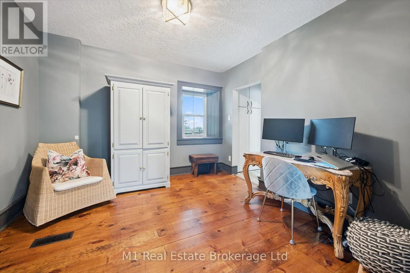69 KATHERINE STREET S