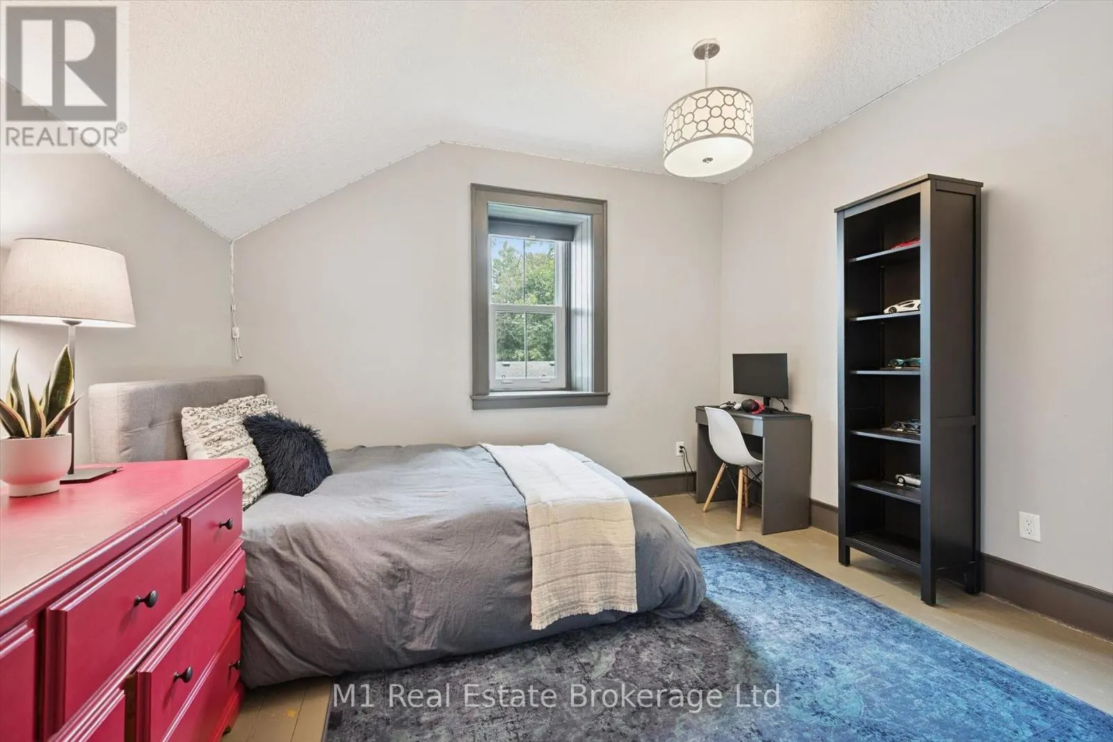 69 KATHERINE STREET S