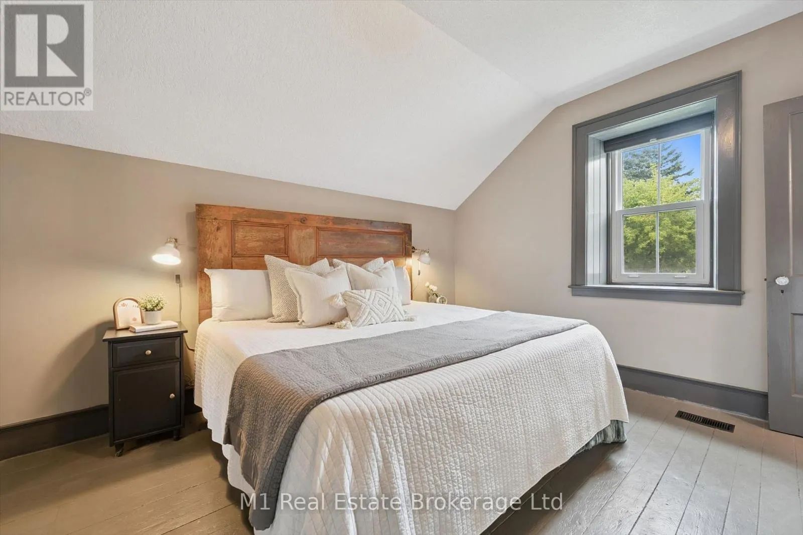 69 KATHERINE STREET S