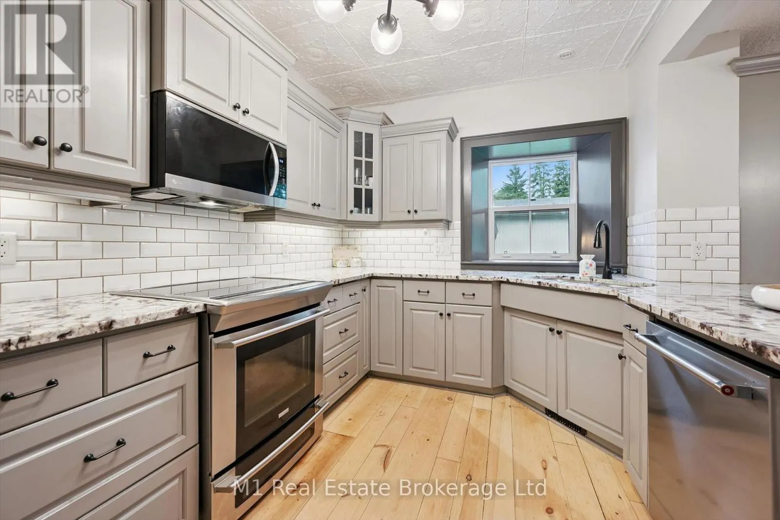 69 KATHERINE STREET S