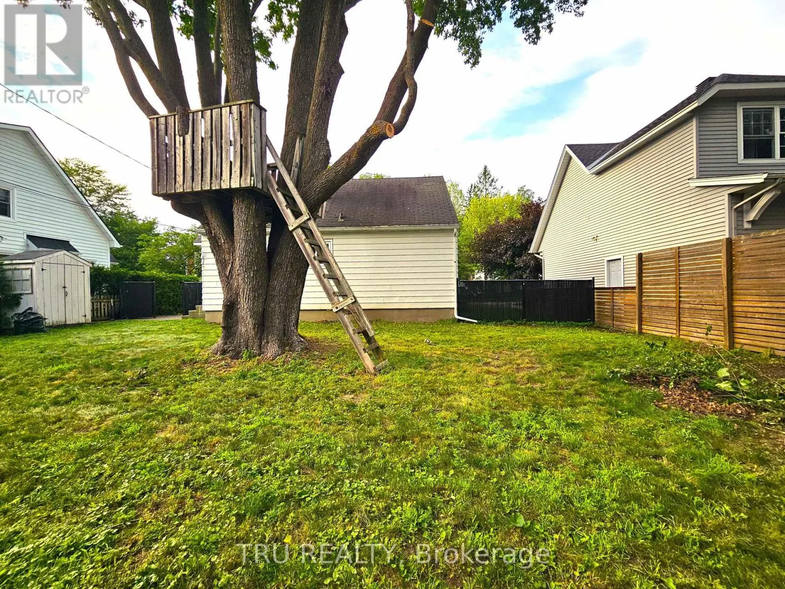 28 ARUNDEL AVENUE