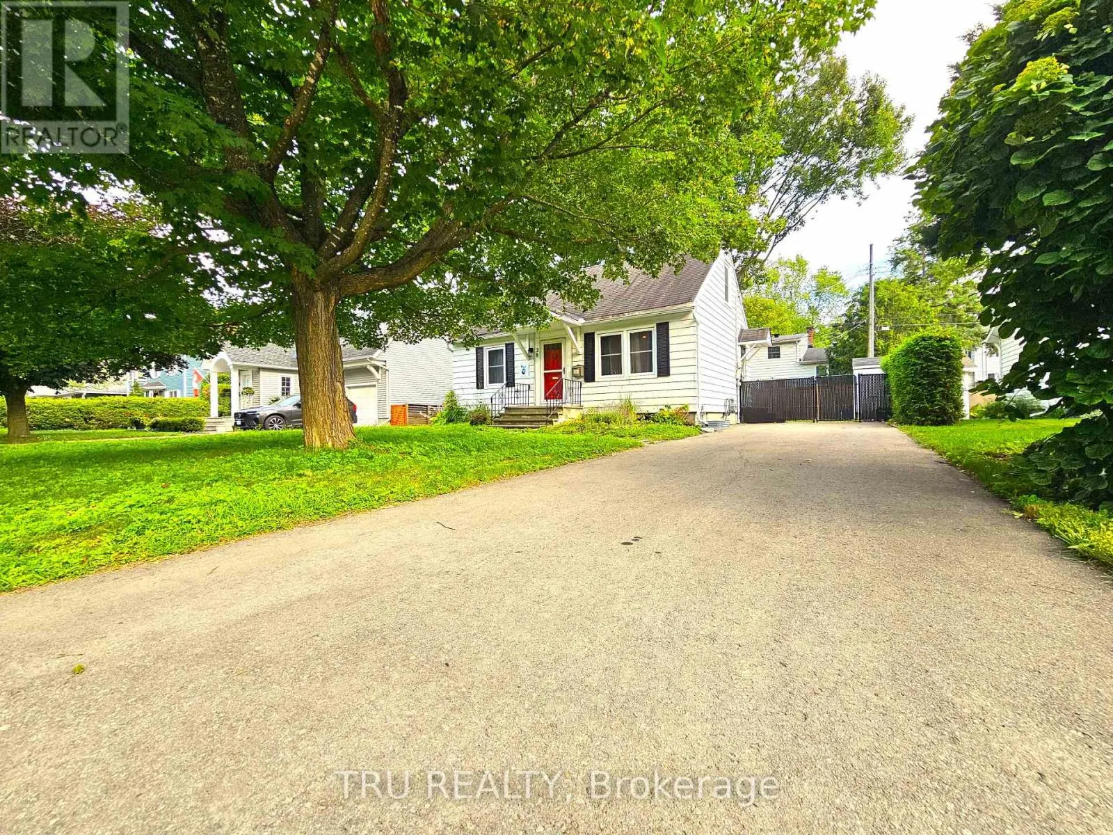 28 ARUNDEL AVENUE