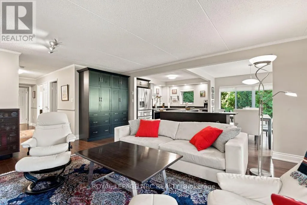 202 - 61 PAFFARD STREET #202